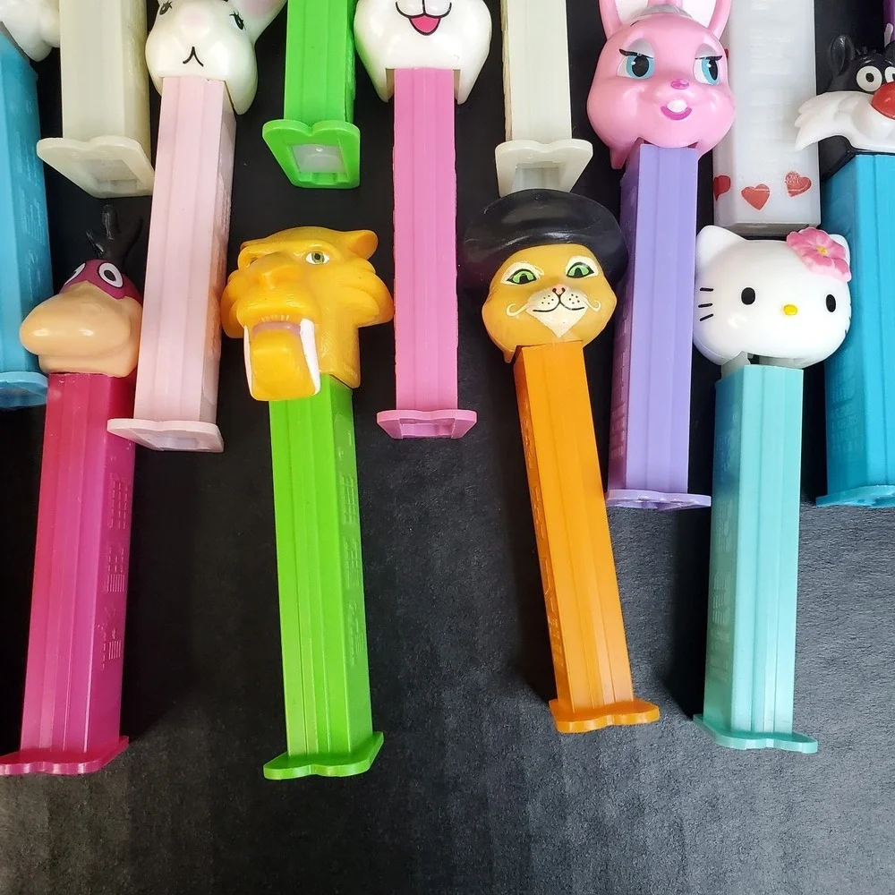 PEZ Candy‎ Dispenser Lot Of 18 - Halloween Easter Hello Kitty Dino Taz Sylvester